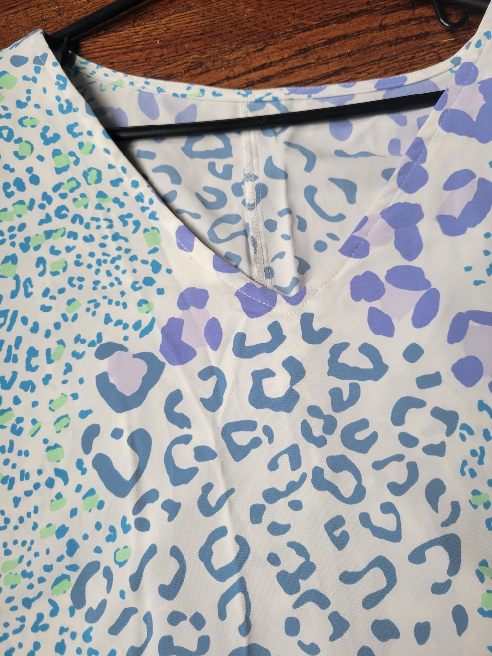Womens Blue Leopard Print V Neck Short Sleeve Blouse Lightweight 3X Casual - Picture 17 of 17